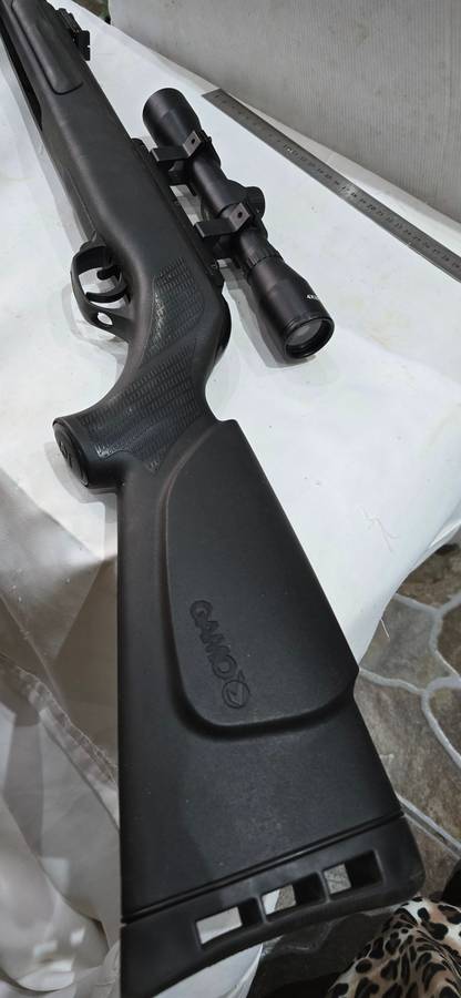 ORIGINAL GAMO RIFLE INCL.A 4 X 32 RIFLESCOPE(MINT CONDITION)