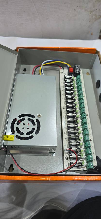 12 VDC 18 OUTPUT SWITCH MODE CCTV POWER SUPPLY