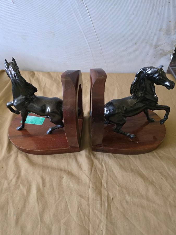 VINTAGE BRONZE HORSE BOOK DIVIDER-SEE DESCRIPTION,15 x 15cm