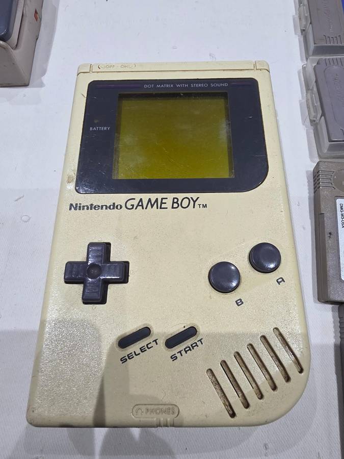 NINTENDO 1989 GAME BOY INCL.8 GAME CARTRIDGES