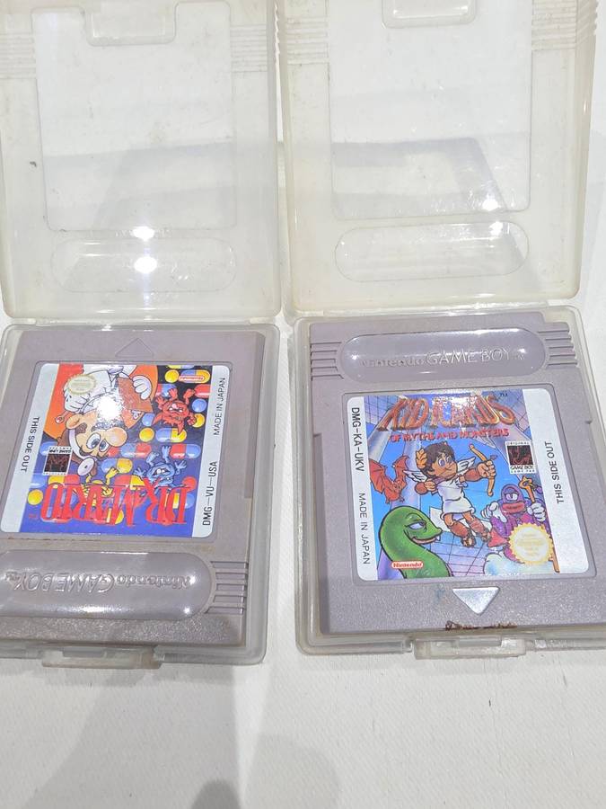 NINTENDO 1989 GAME BOY INCL.8 GAME CARTRIDGES
