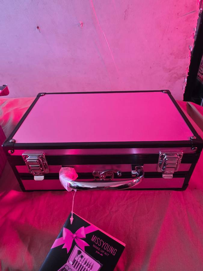 49 PIECE MISS YOUNG MAKEUP KIT