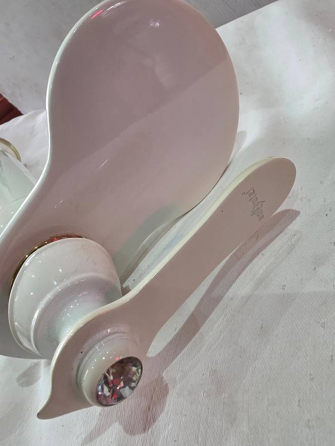 STUNNING MODERN CREAM AND GOLD MIXER FAUCET