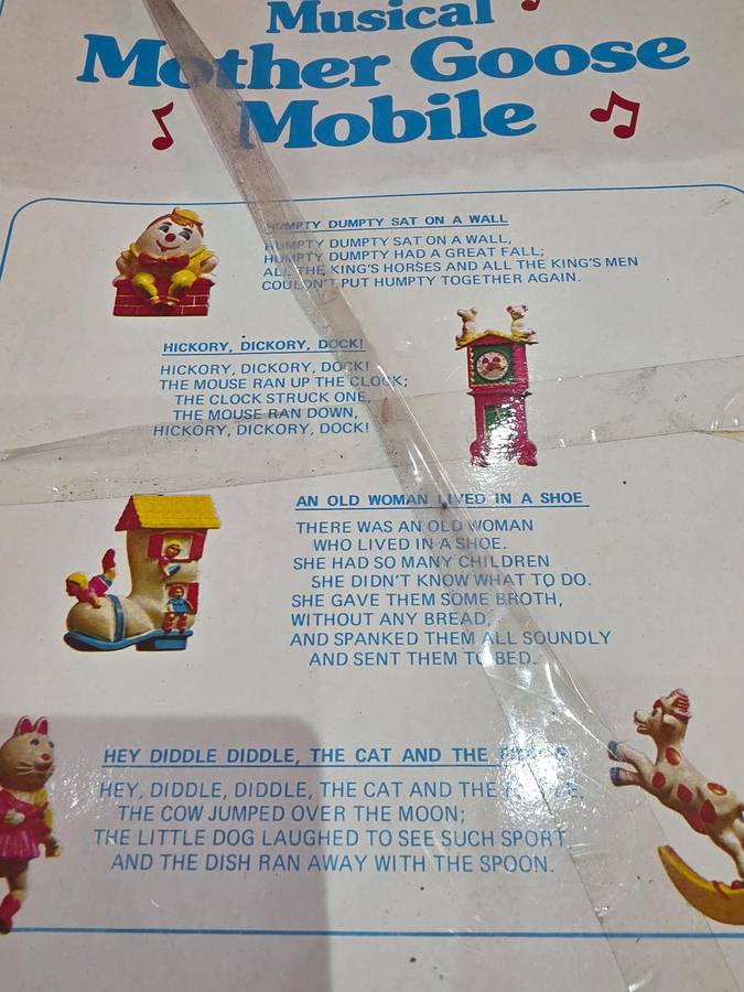 VINTAGE MUSICAL MOTHER GOOSE MOBILE NURSERY TOYS(UNUSED)