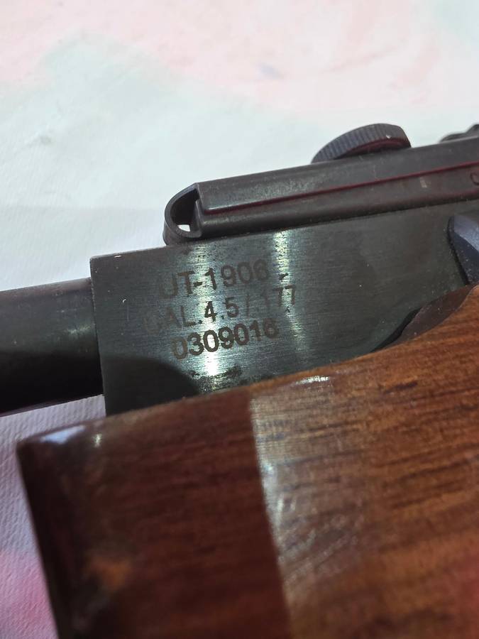 UT-1906 RIFLE (CAL.4,5/177)WITH ULTRA OPTEC 4X 32 SCOPE