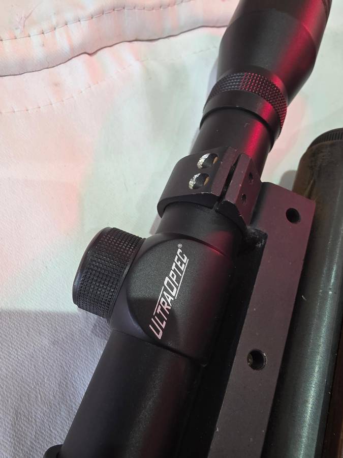 UT-1906 RIFLE (CAL.4,5/177)WITH ULTRA OPTEC 4X 32 SCOPE