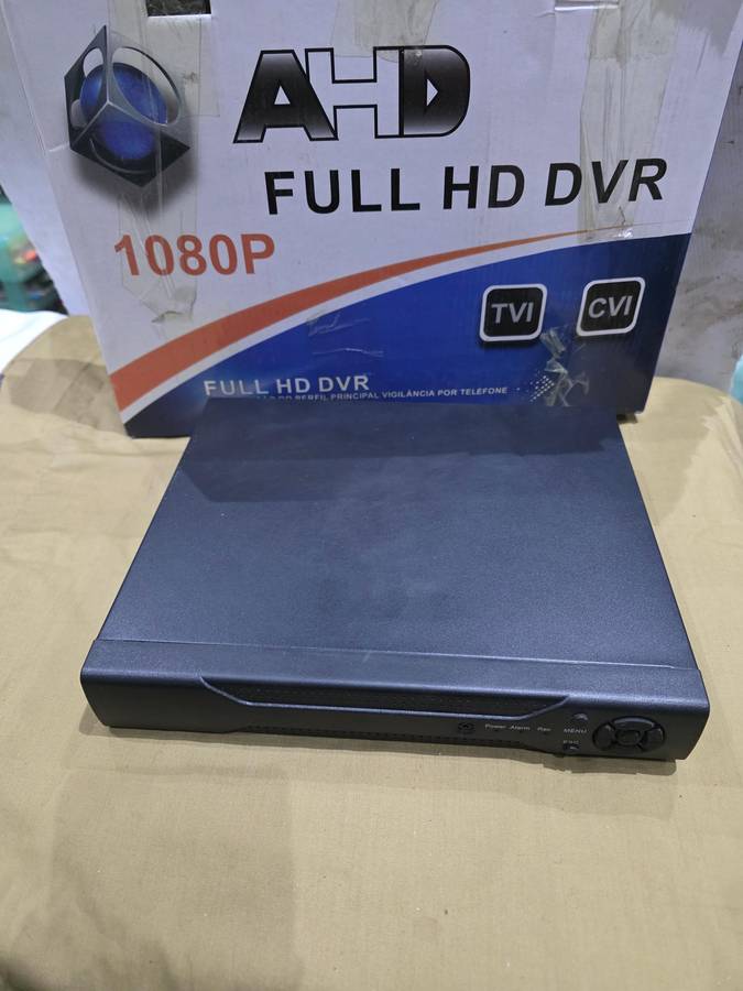 8 CHANNELS AHD DVR INCL.POWER SUPPLY, REMOTE AND MOUSE