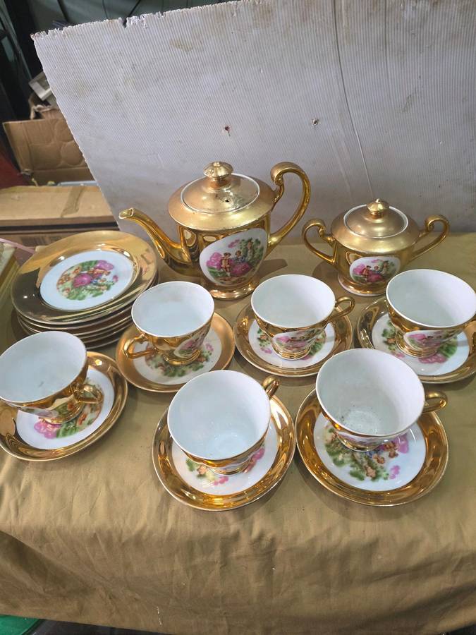 Vintage Couple Scene Tea/Coffee Set - 22 Pieces