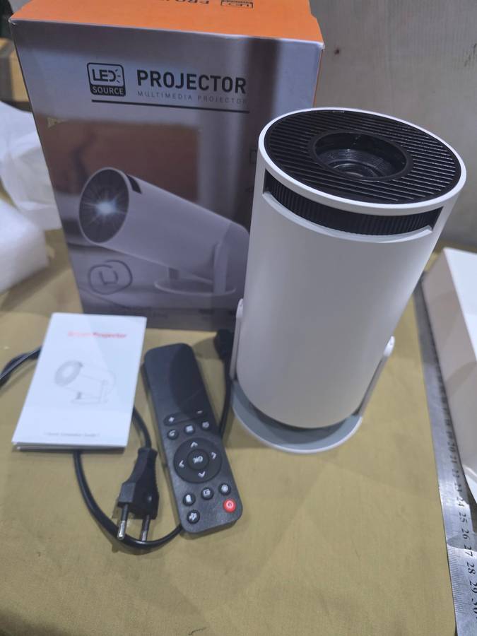 LED MULTIMEDIA PROJECTOR