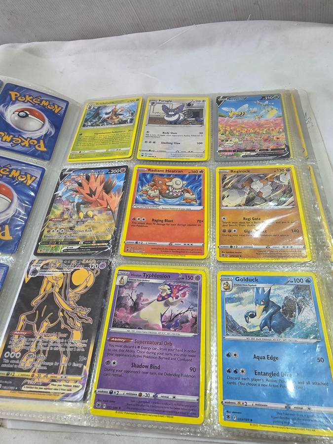 ALBUM OF POKEMAN CARDS