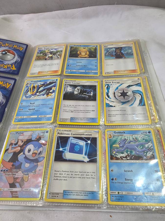 ALBUM OF POKEMAN CARDS