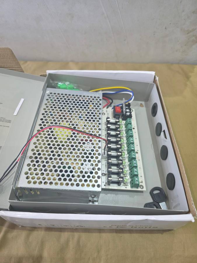 12VDC,9 OUTPUT SWITCH MODE CCTV POWER SUPPLY