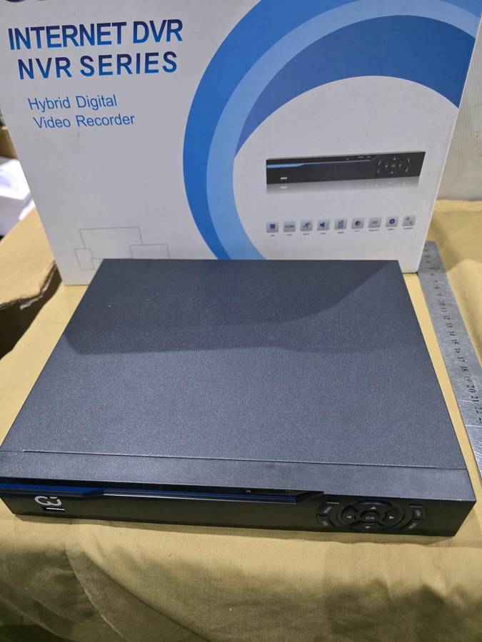 INERNET DVR/NVR SERIES 4 CHANNELS HYBRID DVR(INCL.POWER SUPPLY AND MOUSE)