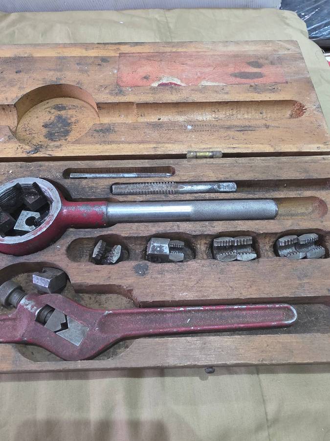 VINTAGE TAP AND DIE SET