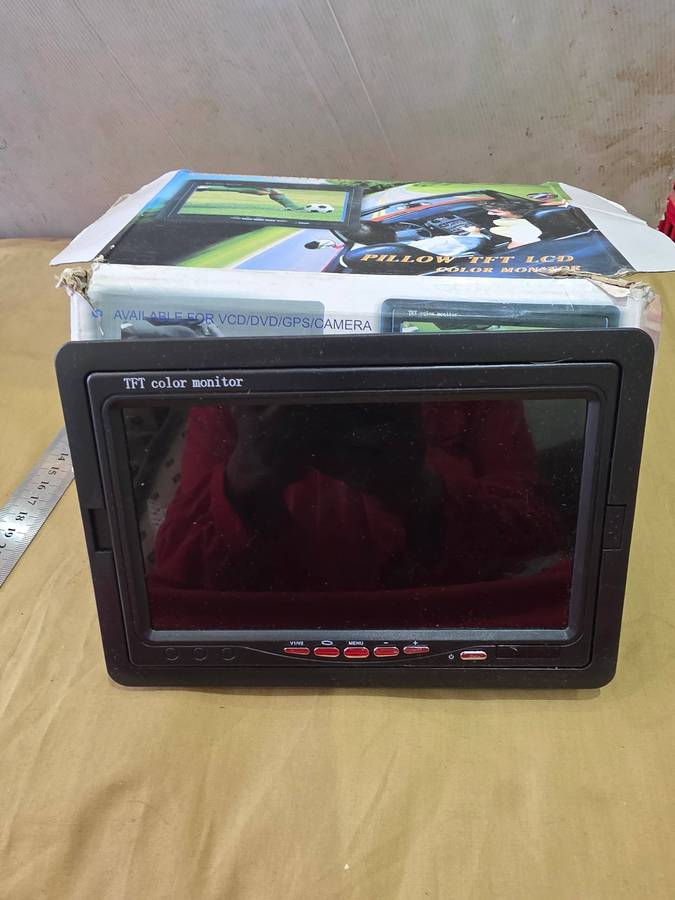 TFT LCD COLOR MONITOR