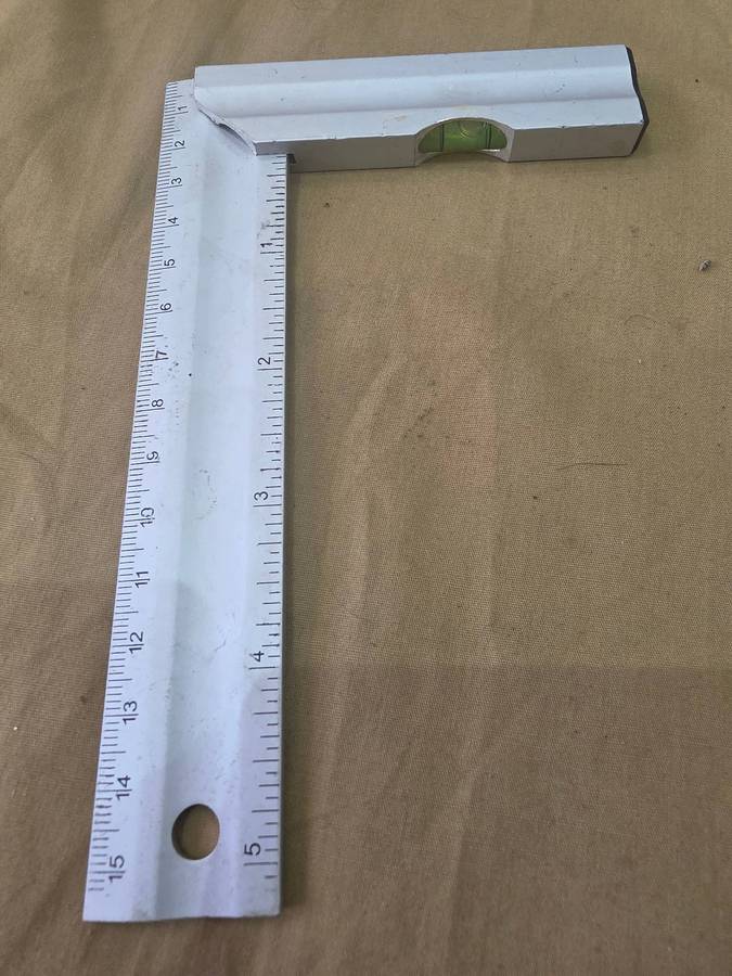 ALUMINUM COMBINATION SQUARE RULER/LEVEL
