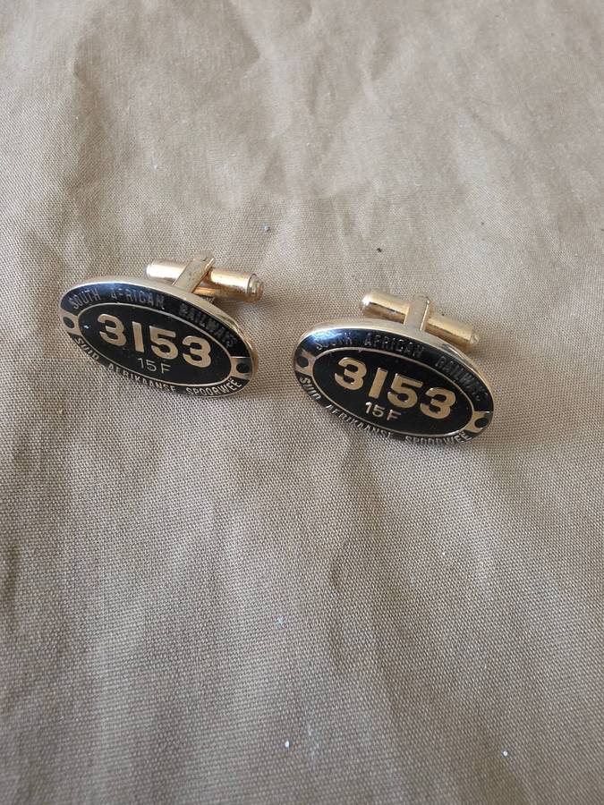 VINTAGE SAR SIGN,(BILINGUAL) CUFFLINKS