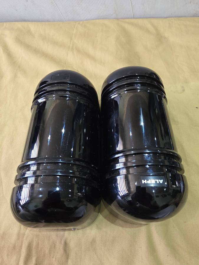 2 PIECE ELECTRONIC GADGETS