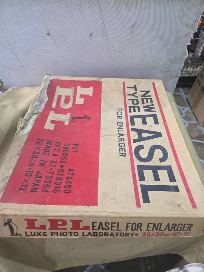 LPL EASEL FOR RNLARGER(26 X 30CM)