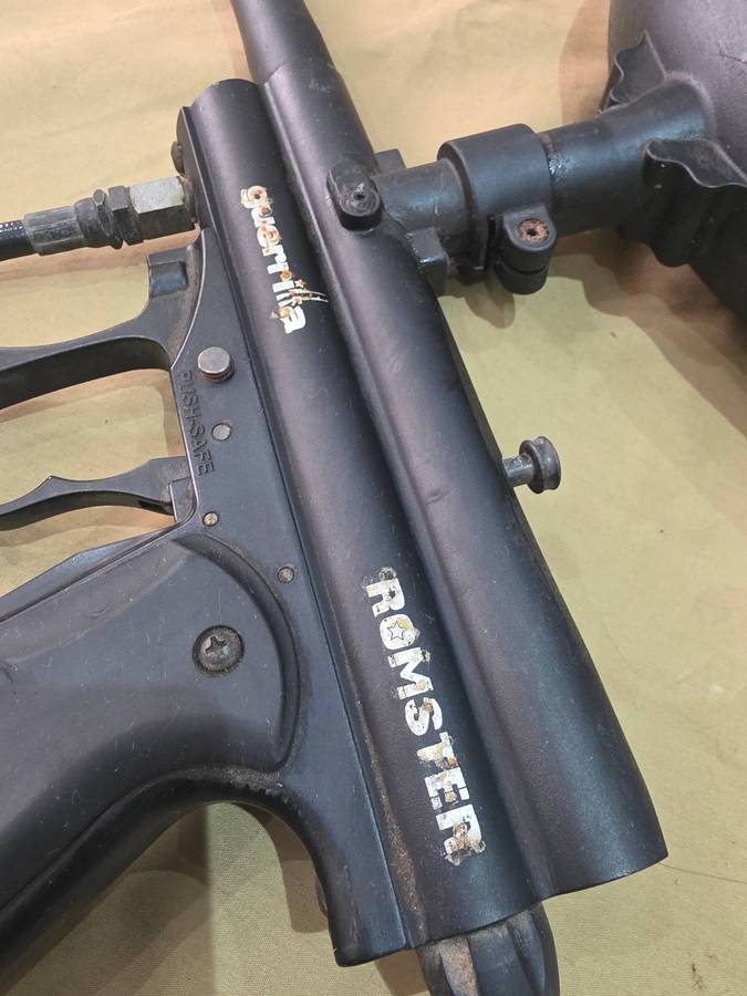 GUERILLA ROMSTER PAINTBALL GUN