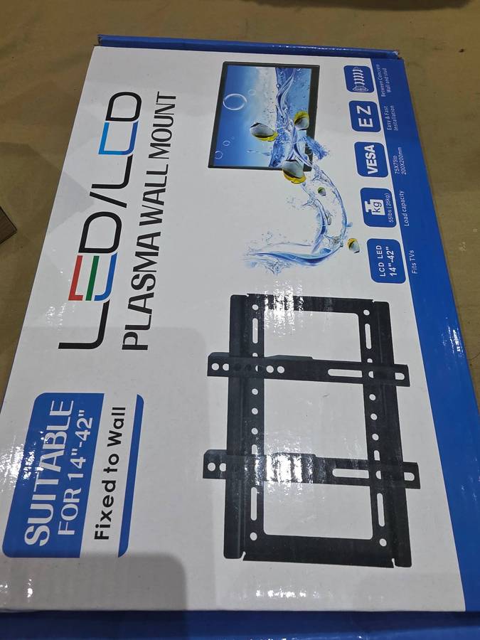 WALL MOUNT TV BRACKET