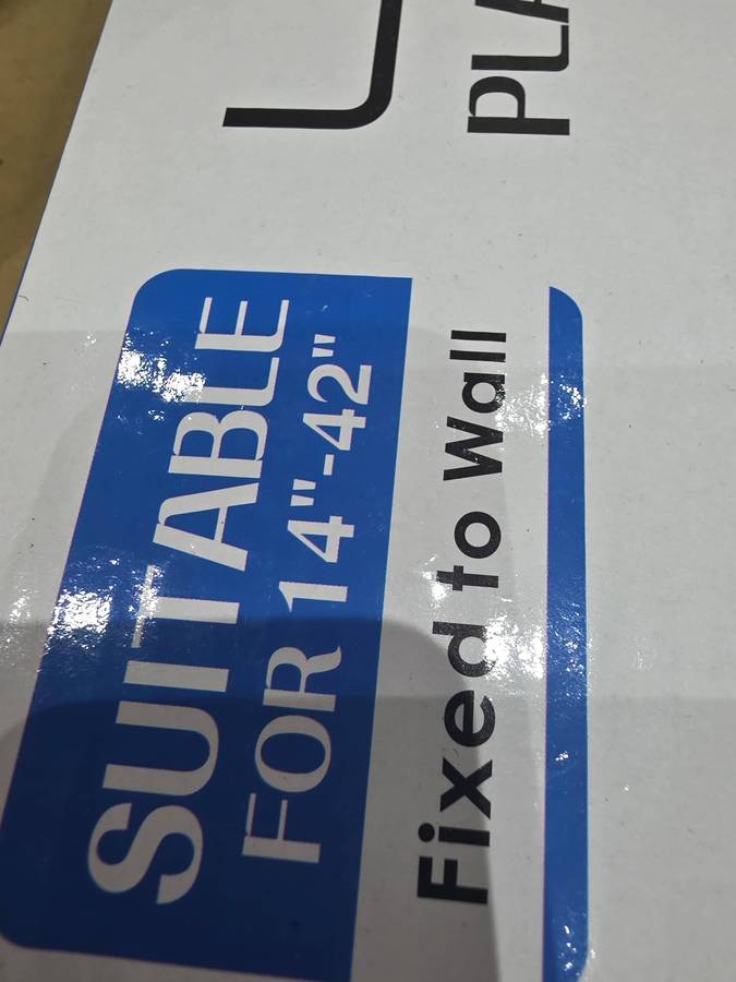 WALL MOUNT TV BRACKET