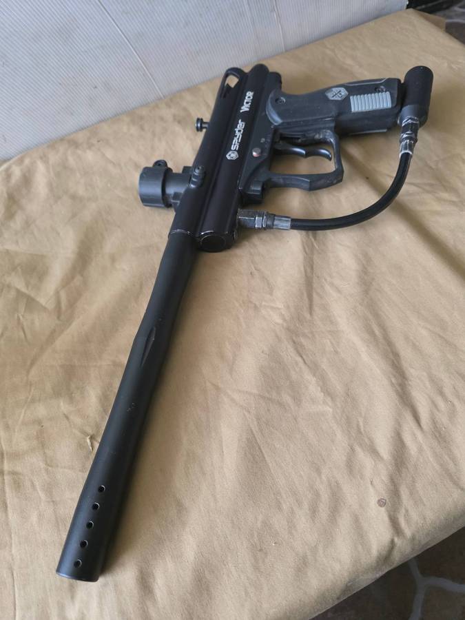 SPYDER VICTOR PAINTBALL GUN