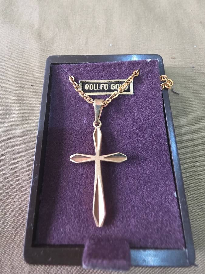 ROLLED GOLD CROSS CHAIN AND PENDANT