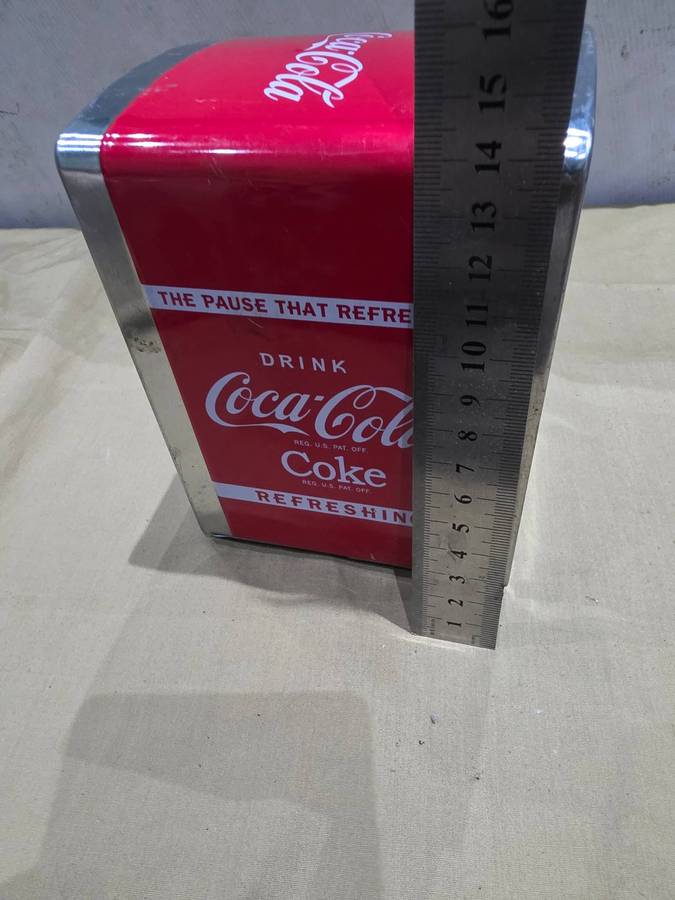METAL FRIDGE SHAPED COCA-COLA SERVIETTE HOLDER