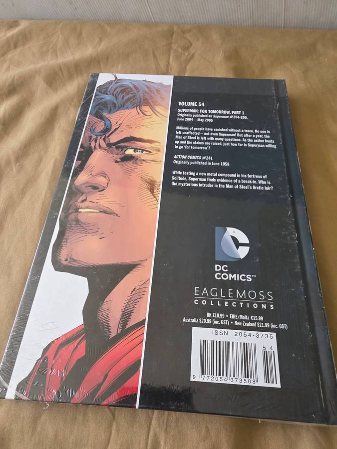 DC HARDCOVER COMIC (SUPERMAN) FOR TOMORROW