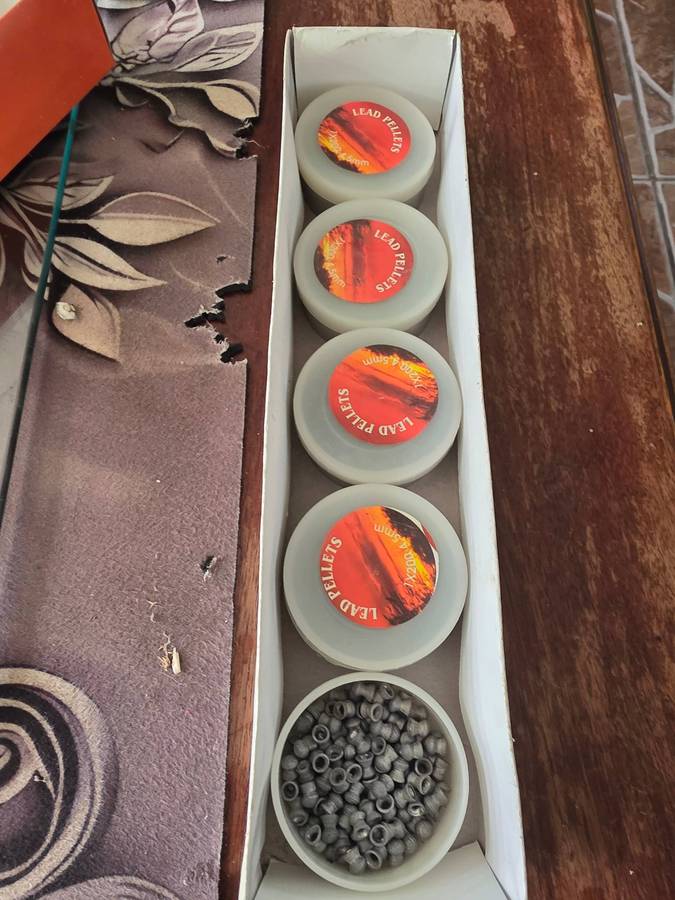 5 TUBS LEAD PELLETS(200 IN A TUB)5X 200-4.5MM