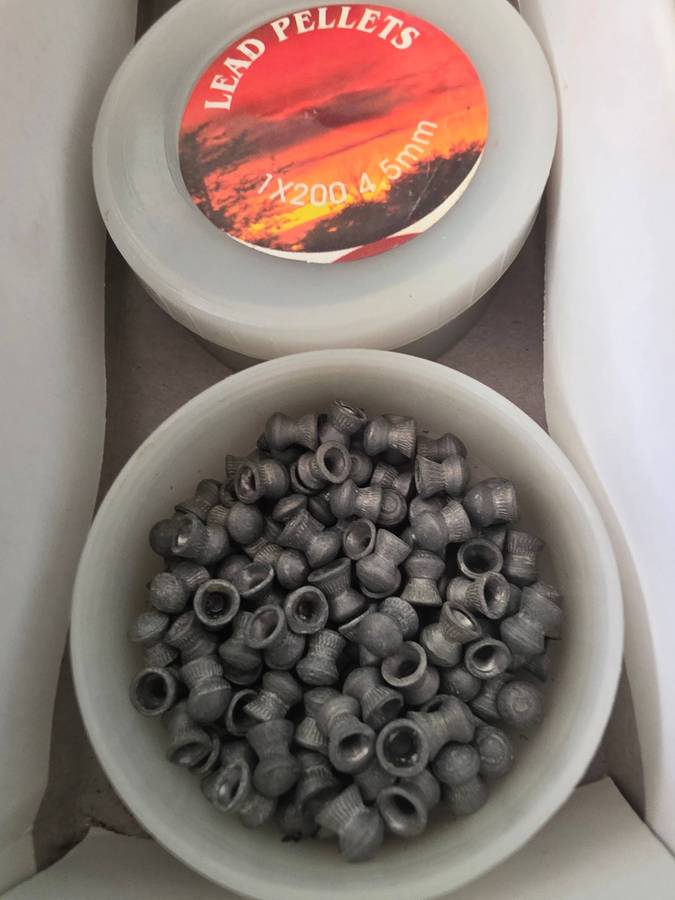 5 TUBS LEAD PELLETS(200 IN A TUB)5X 200-4.5MM