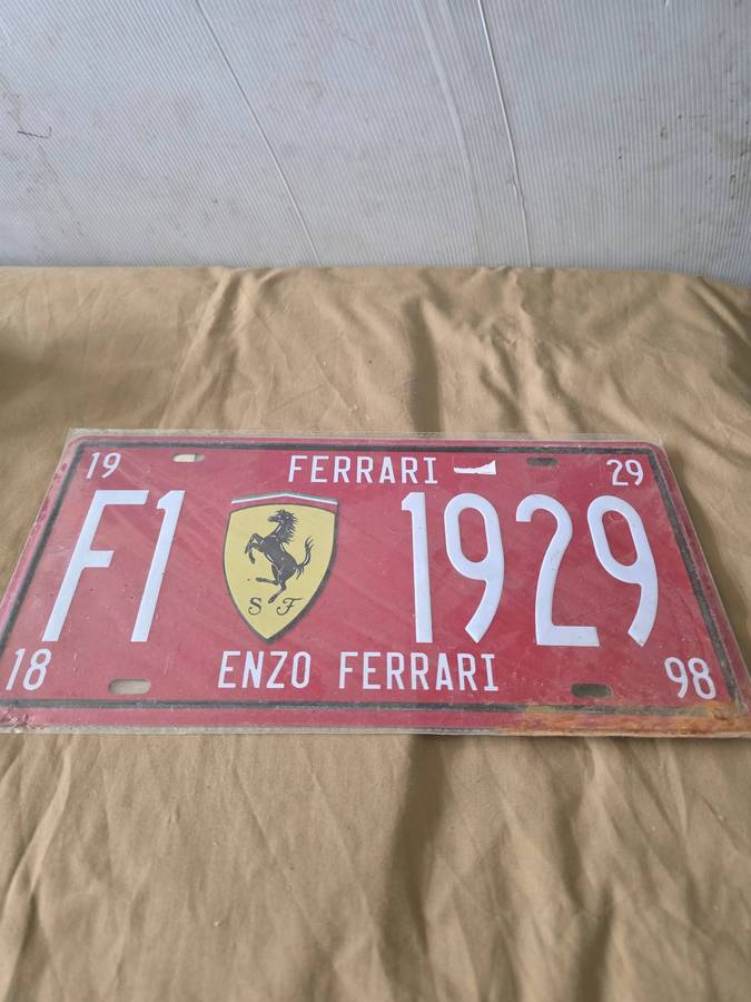 FERRARI F1 METAL SIGN (30x 15cm)