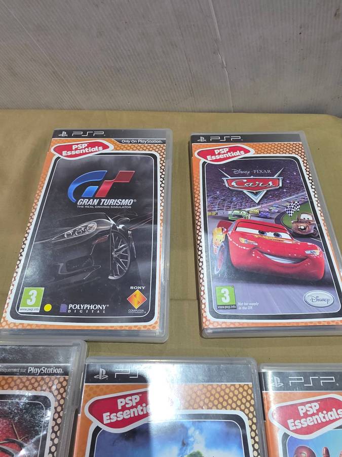 5 x PSP GAME DISCS