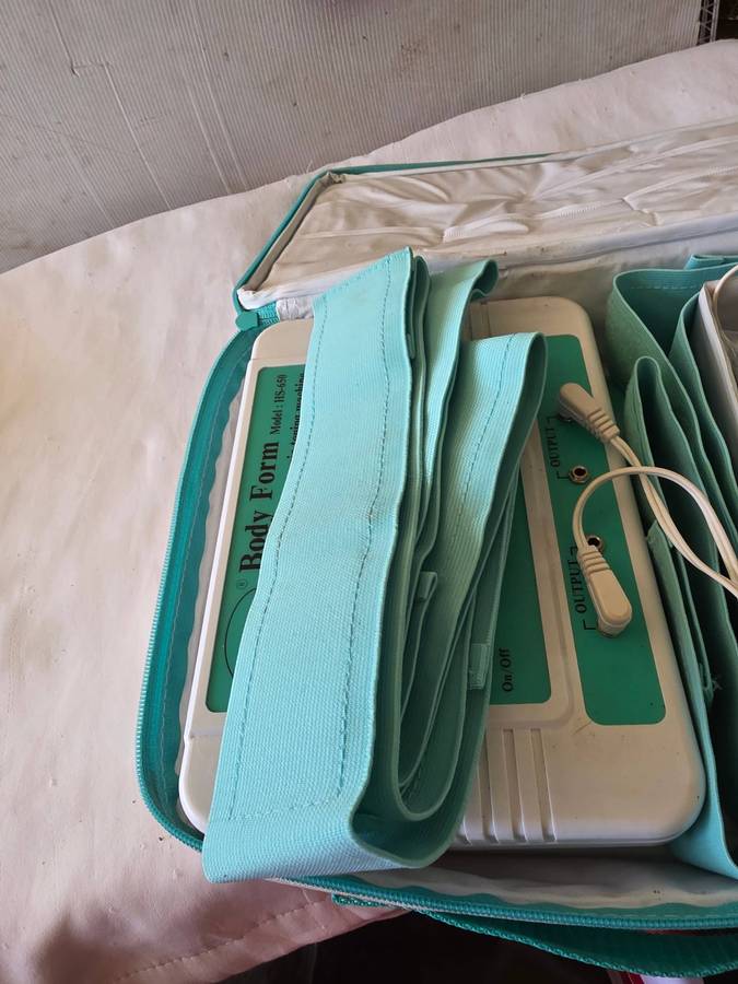GEZANNE BODY FORM ELECTRONIC TONING MACHINE*UNUSED)