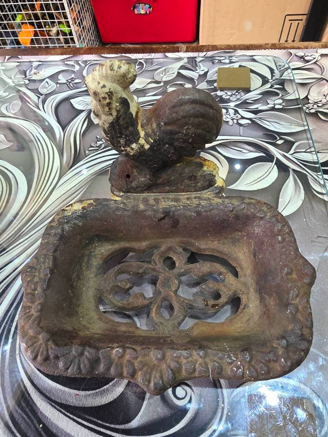 VINTAGE CAST IRON SOAP HOLDER