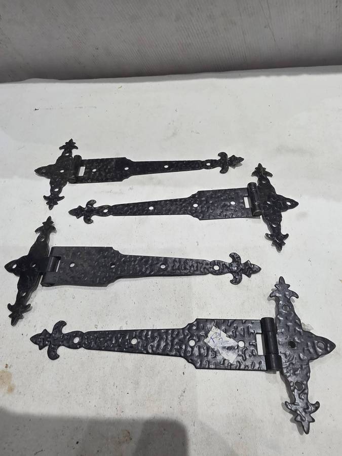 VINTAGE SET OF FOUR DOOR HINGES