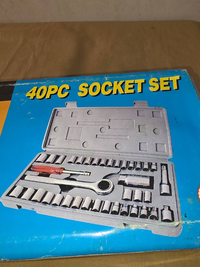 40 PIECE SOCKET SET