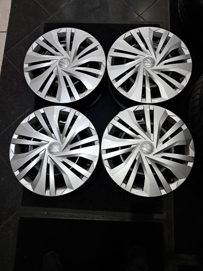 VW POLO WHEELCAP (set 0f 4) original vw part