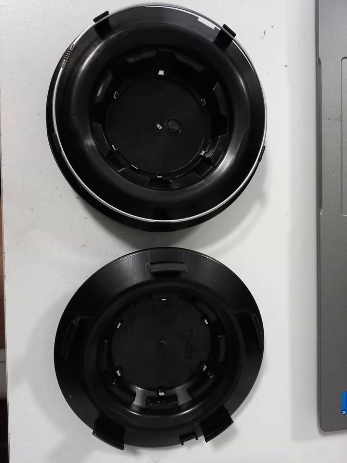 Mercedes center caps