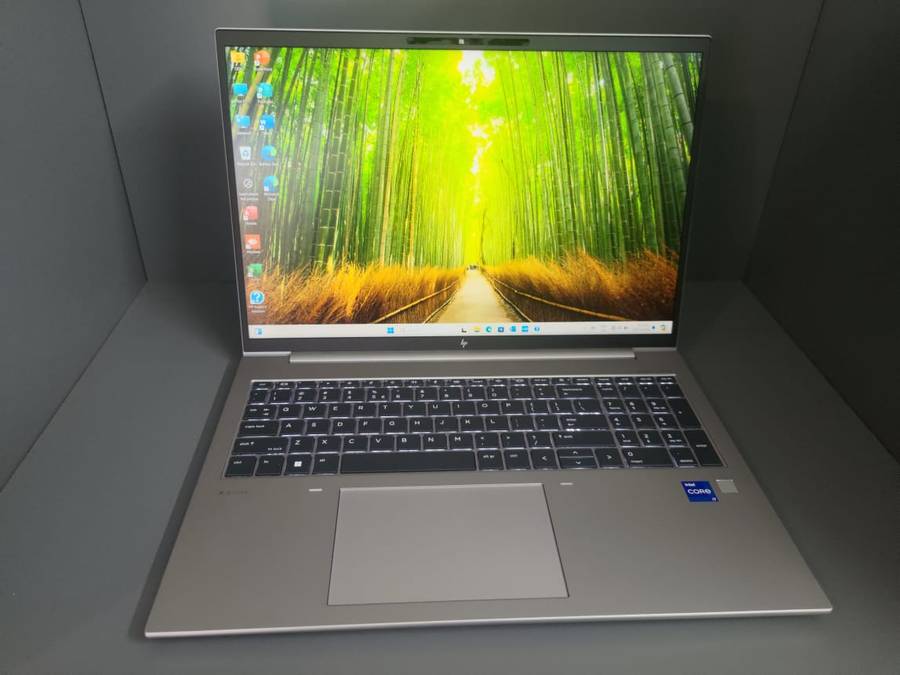 HP ZBook Firefly 16 G10 - Intel Core i7 - 13th Generation Mobile WorkStation