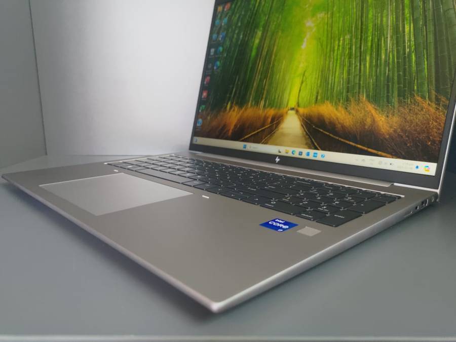 HP ZBook Firefly 16 G10 - Intel Core i7 - 13th Generation Mobile WorkStation