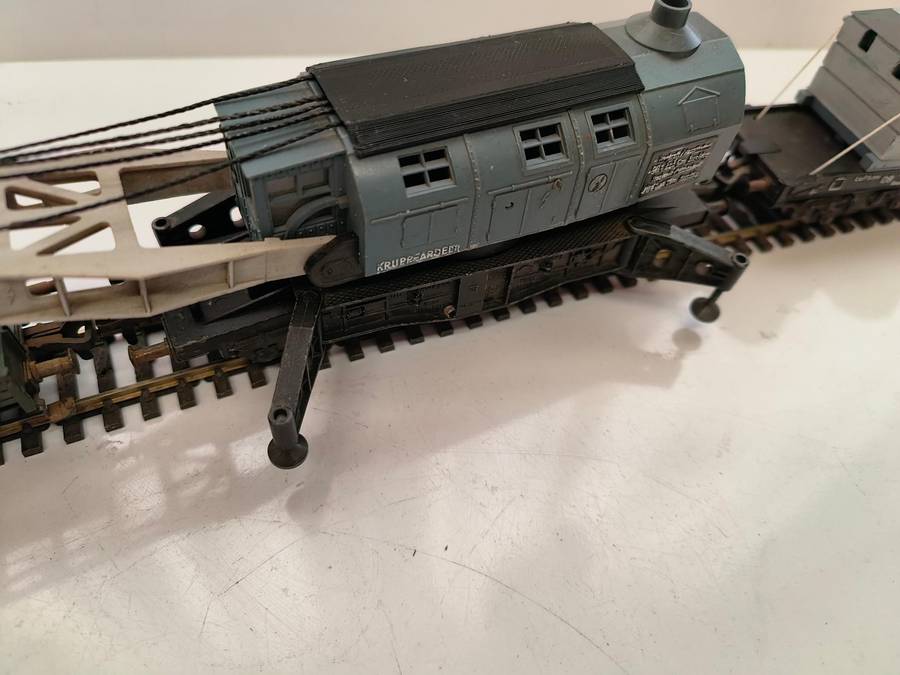 Fleischmann Crane Set (Lot 446)