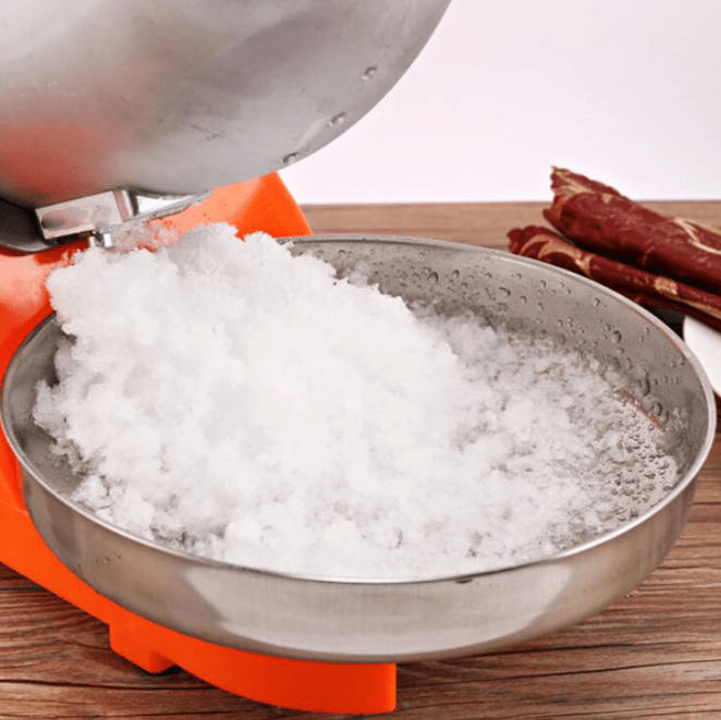 Electric Ice Crusher Machine, new in the box.