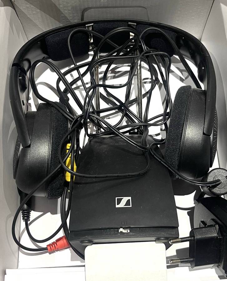 Sennheiser RS 120-W Wireless On-Ear German Headphones, as new.