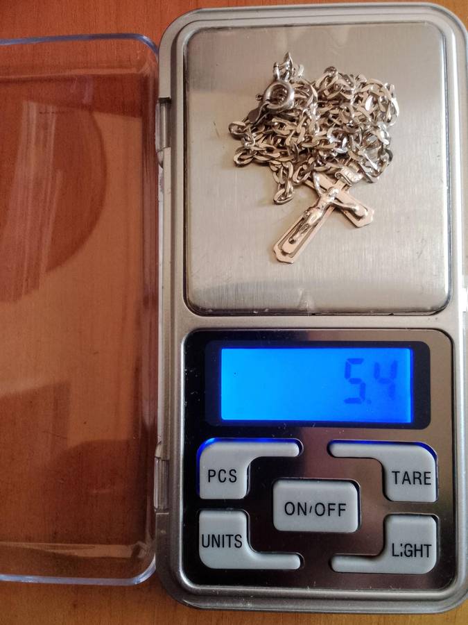 Beautiful Sterling silver chain with cross .925
