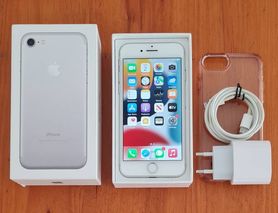 iPhone 7 - Black - 128GB - Unlocked