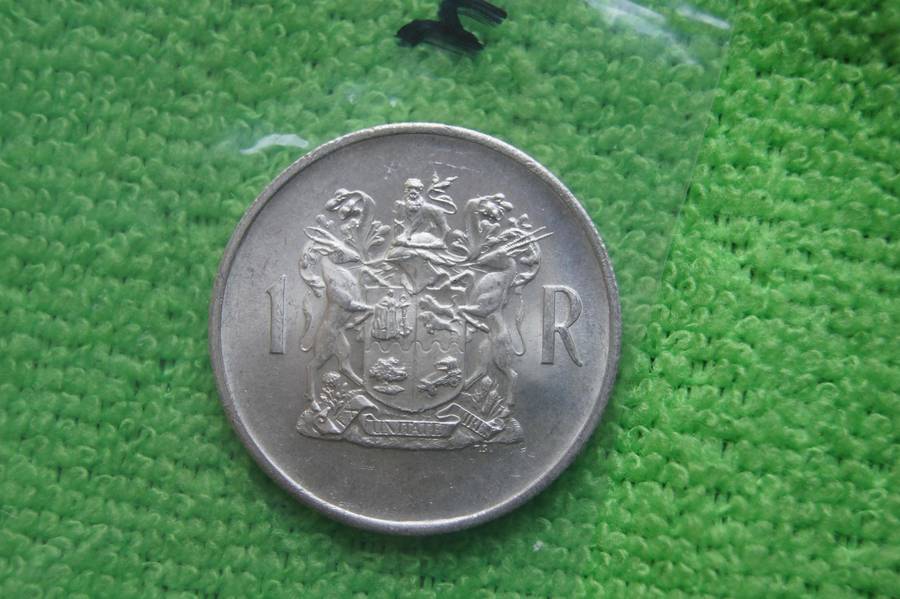 1967+1969 South Africa Silver R1 - Verwoerd and Donges (Afrikaans) (Bid is per coin to take both)