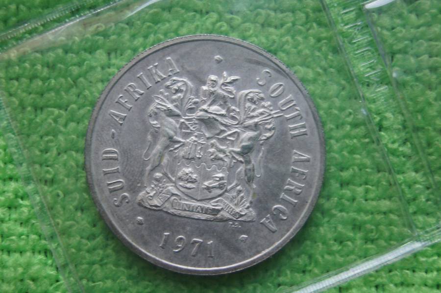 1971 to 1976 Uncirculated Mint Pack Sets (Incl Silver Rands) - Bid is per set to take all six