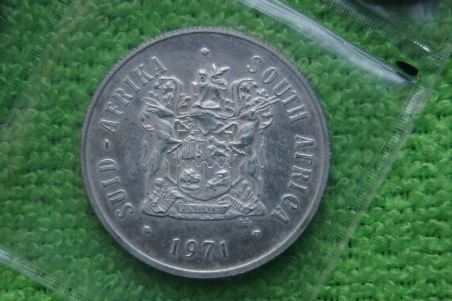 Last SA Mint Pack Madness - 5 packs - incl Silver One Rand (Bid is per set to take all 5)